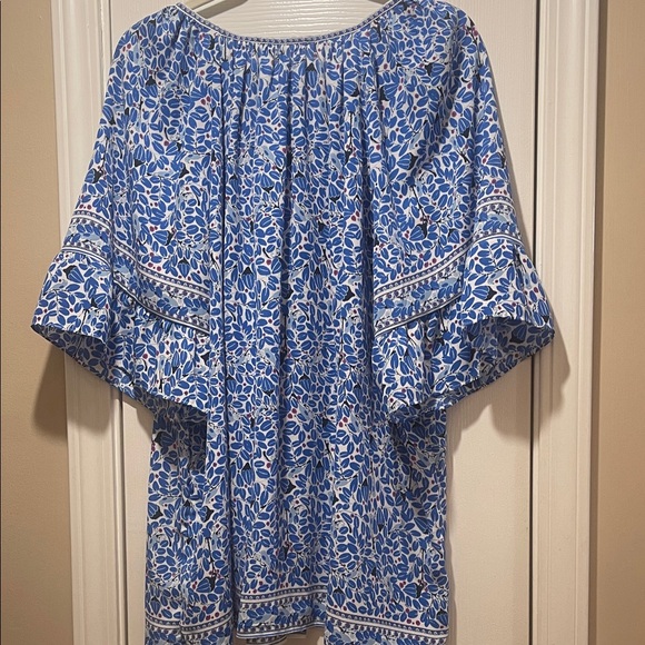 Max Studio Blue and White Patterned Blouse - Picture 4 of 5